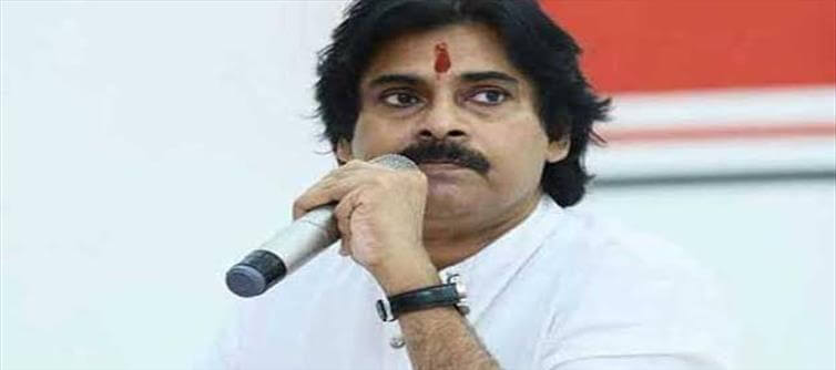 ఆ రీజన్ వల్లే చదువు మానేశానని చెప్పిన పవన్ కళ్యాణ్.. బాగా చదివేవాడినే కానీ?