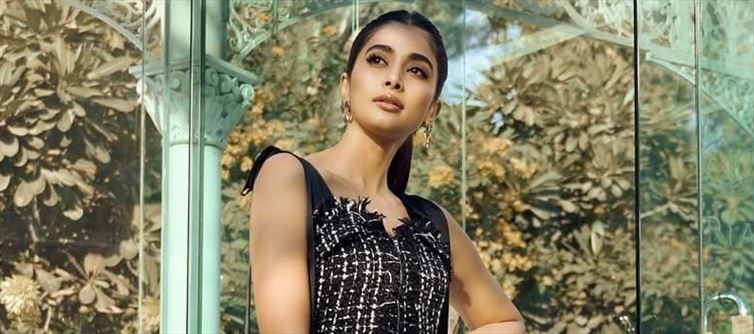 గ్లామరస్ హీరోయిన్ చిన్ననాటి ఫోటో వైరల్