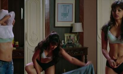 SHOCKING : Radhika Apte does NUDE scene AGAIN - CHECK OUT !