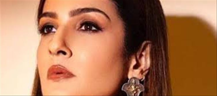 Raveena Tandon says 'Twitter is a completely polarised, either you are sanghi or Naxalite'