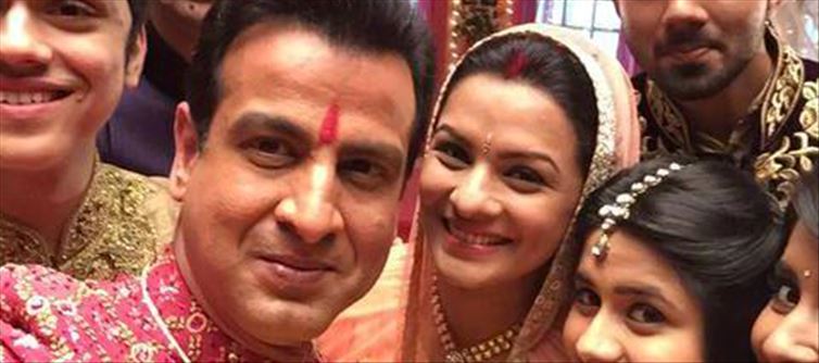 Ronit Roy, Neelam Singh renew vows on 20th wedding anniversary!!
