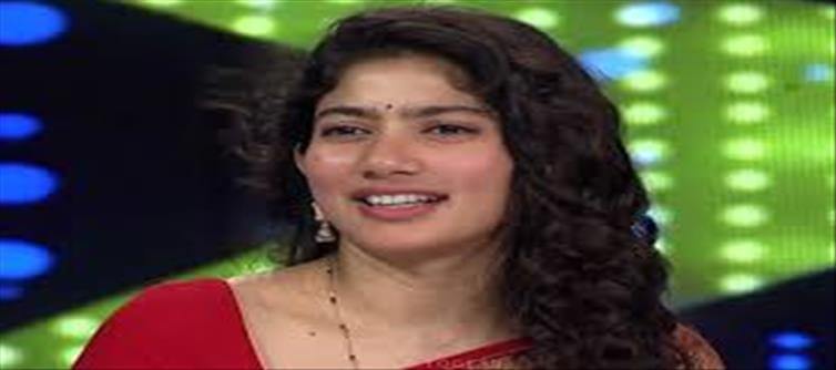 సాయి పల్లవికి ఆ హీరో అంటే అంత పిచ్చా..? ఇప్పటికీ ఆమె డైరీలో ఆయన ఫోటో అలానే ఉందా..?