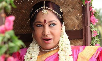 "கிடாரியை" வளைத்த கோவைசரளா... கதையில் நாயகி ஆகிட்டார்
