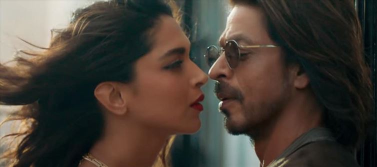Shah Rukh Khan Proves Why he is the Undisputed KING of Box Office