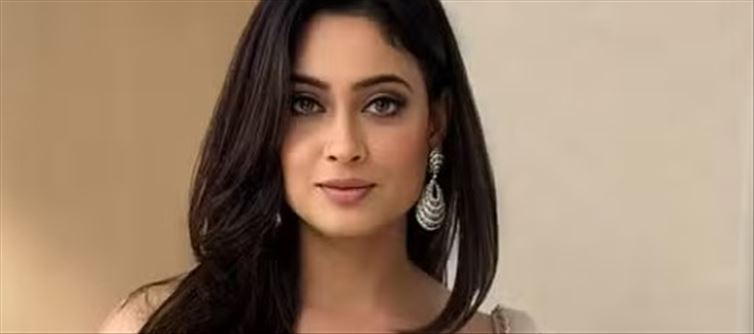 Shweta Tiwari gets relief after four years in a forgery case?!