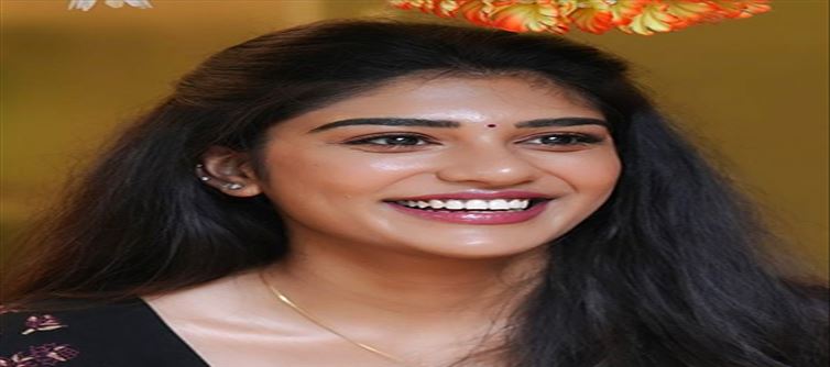 దేవుడా...సోషల్ మీడియాతోనే సుప్రీతా అంత సంపాదిస్తుందా?