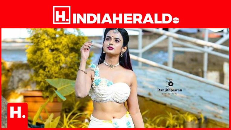 Telugu Anchor Turns Into A Shakuntala - Photos Inside