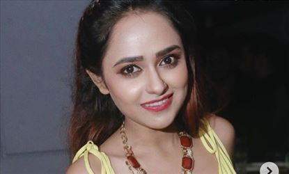 সুন্দরী অভিনেত্রীর সারা শরীর জুড়ে ট্যাটুর ছবি ভাইরাল