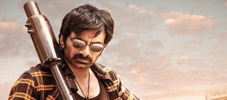 ఆ సినిమాలో నెగిటివ్ రోల్ లో చెయ్యడానికి రెడీ అయిన రవితేజ..!?