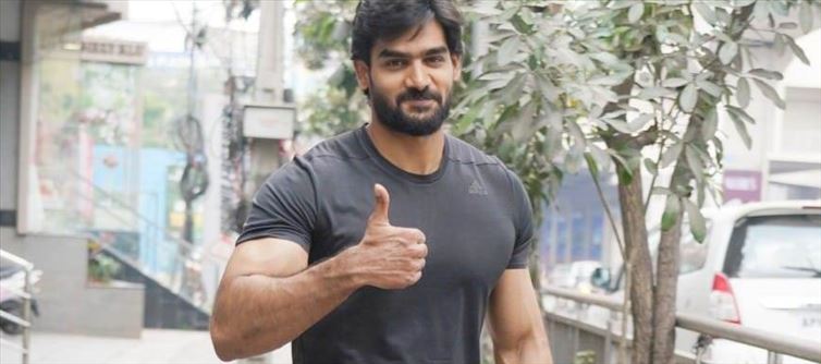Valimai villain Kartikeya Gummakonda flaunts his Chiselled Body - Photos