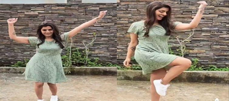 వైరల్: చిన్న గౌనులో అందాలను చూపిస్తున్న వరలక్ష్మి ..!!