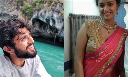 Vijay Deverakonda calls Keerthy as 'Chick'