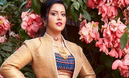 अमृता फडणवीसांनी दिल्या मकर संक्रांतीच्या शुभेच्छा, म्हणाल्या- तिळगुळ घ्या गोडगोड बोला