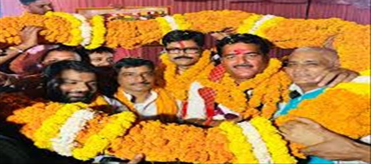 Abhay Singh welcomed SP rebel Rakesh Pratap Singh!