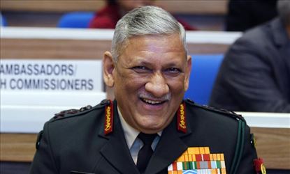 মন্তব্য করে বিতর্কে সেনাপ্রধান