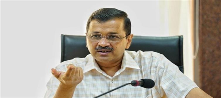 नोटिस देने के लिए दिल्ली क्राइम ब्रांच अरविंद केजरीवाल के आवास पर पहुंची