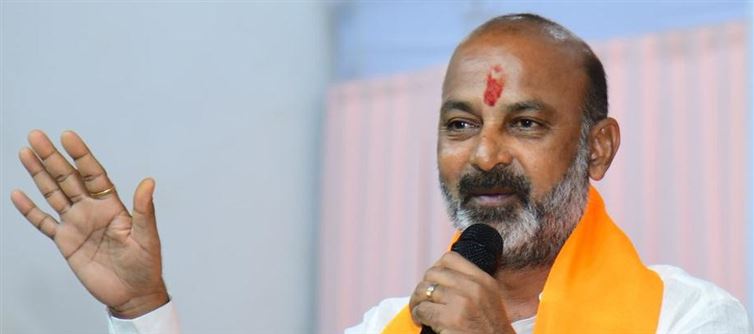 మజ్లిస్ ను గెలిపించేందుకు కాంగ్రెస్, బీఆర్ఎస్ కుట్ర చేస్తున్నాయా?