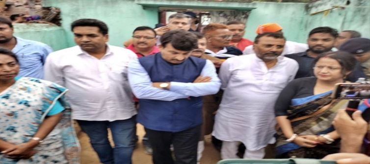 झारखंड कक्षा 12 की पीड़िता के परिवार से मिला भाजपा प्रतिनिधिमंडल