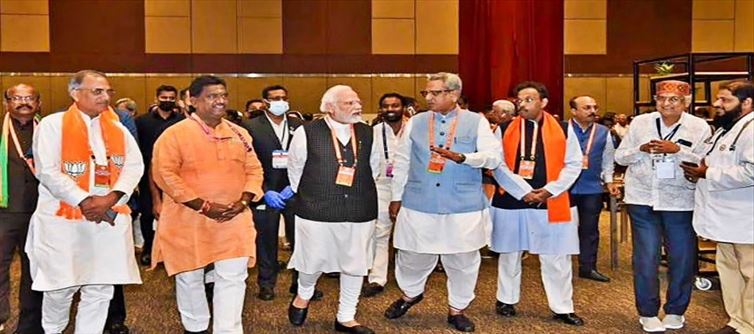 चुनाव से एक दिन पहले बीजेपी नेतृत्व वाले एनडीए की दिल्ली में बैठक