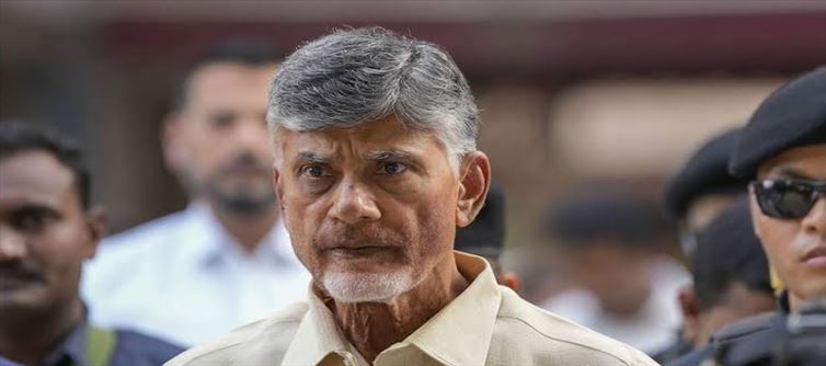 తనపై ఎన్ని కేసులున్నాయో కోరుతున్న చంద్రబాబు?
