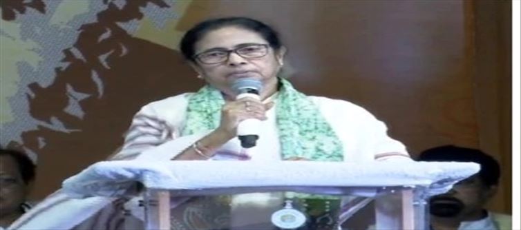 বাংলা আকাদেমি পুরস্কার পেলেন মুখ্যমন্ত্রী মমতা বন্দ্যোপাধ্যায়