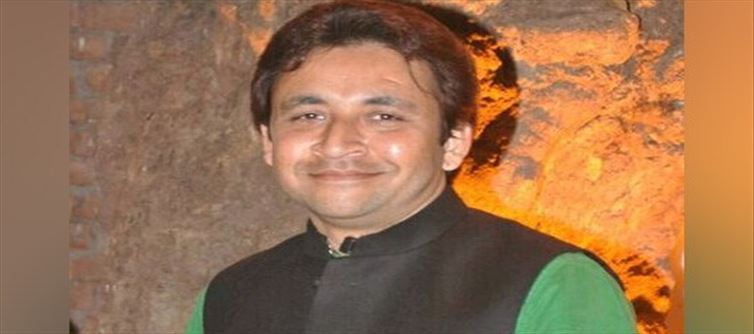 Controversy over tearing posters, Nikhil Mandal fiercely targets
