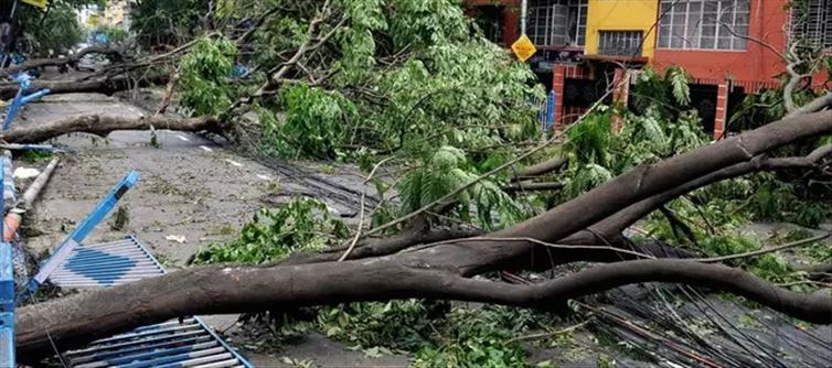 কলকাতার অনেক এলাকাতেই ফিরল বিদ্যুৎ