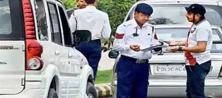 गाड़ियों की रफ्तार पर केंद्र ने लगाया ब्रेक