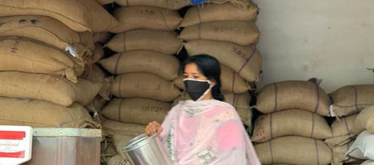 दिल्ली सरकार का दावा, राशन योजना की घर-घर डिलीवरी ठप, केंद्र ने दिया जवाब