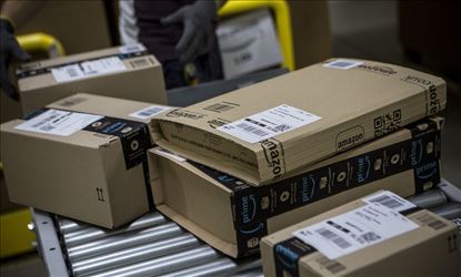 Amazon Flex enables individuals to create their own schedule delivering Amazon packages