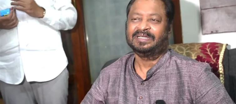 ఏపీ: చంద్రబాబు కంటే..1000రెట్లు జగన్ సర్కార్ మేలు.. మాజీ ఎంపీ ఫైర్..!