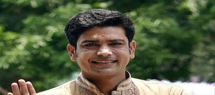 ২২ গজে নতুন ইনিংস শুরু লক্ষ্মীর