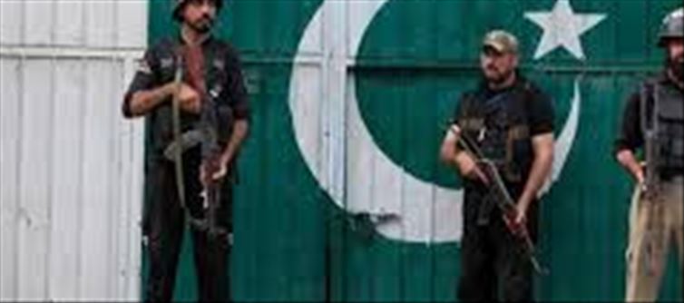 How many encounters does police do every year in Pakistan?