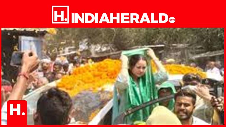 How many strongmen did RJD give tickets to in the elections?