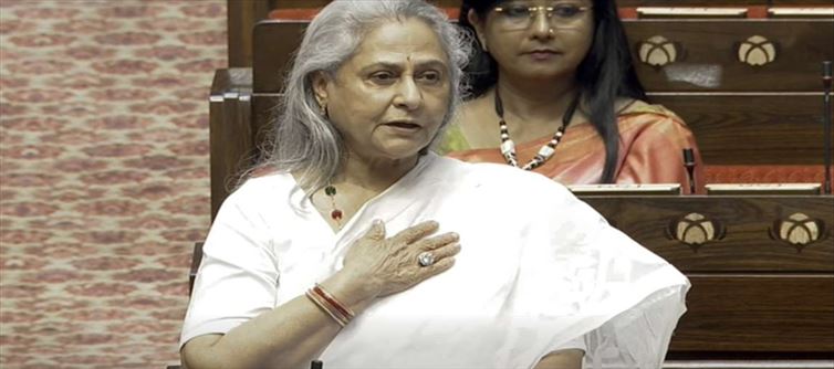'जया अमिताभ बच्चन' कहे जाने पर जया बच्चन ने खोया आपा