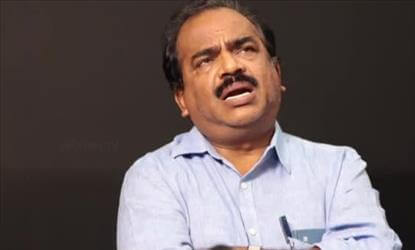 தாண்டமுடியாத அகழி டிடிவி தினகரன் இது புகழ்ச்சிதானா??