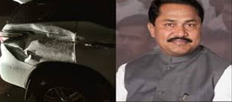 Maharashtra Congress President's car was hit by a truck.