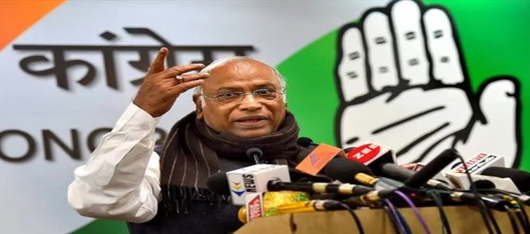 खड़गे ने बनाई 47 सदस्यीय संचालन समिति