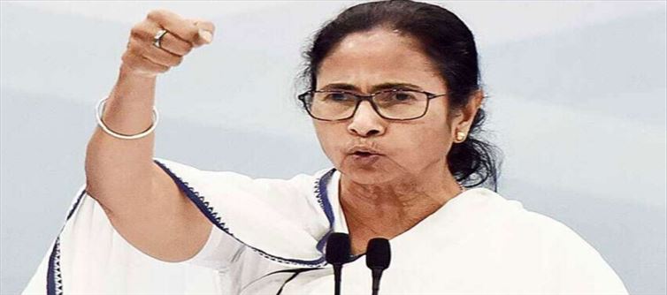 ममता बनर्जी ने प्रदर्शनकारियों से दिल्ली और अन्य भाजपा शासित राज्यों में विरोध प्रदर्शन करने का आग्रह किया