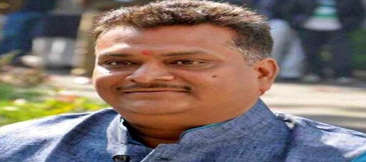 बीजेपी विधायक ने झारखंड विधानसभा में जय श्री राम प्रदर्शित करने के लिए अपना कुर्ता उतारा