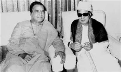 ఫోటో ఫీచర్ : మహానటులు..రాజకీయ దురంధురులు ఒకే చోట..!