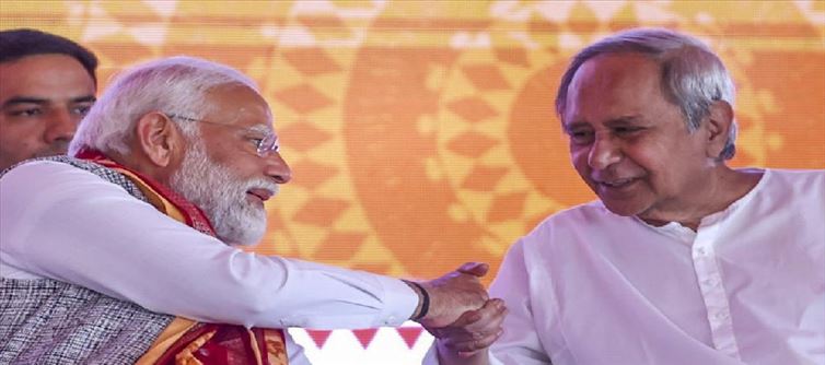 Naveen Patnaik lauded Modi saying, "Today, we are hosting the First World Odia Language Conference and are fortunate to have prime minister”