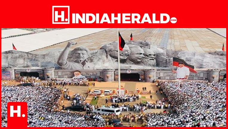 Political party leaders from all over India congratulate th
