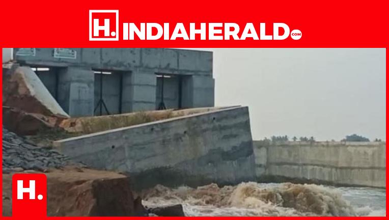 Neglect of Pondicherry Govt – Broken Dam..?

 | Tech Reddy