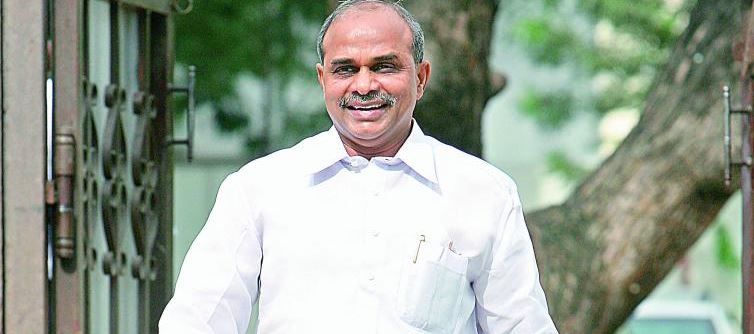 హెరాల్డ్ విజేత : ప్రజల హృదయాలను గెలిచిన నాయకుడు వైయస్సార్ పొలిటికల్ కెరీర్ సక్సెస్ స్టోరీ...?