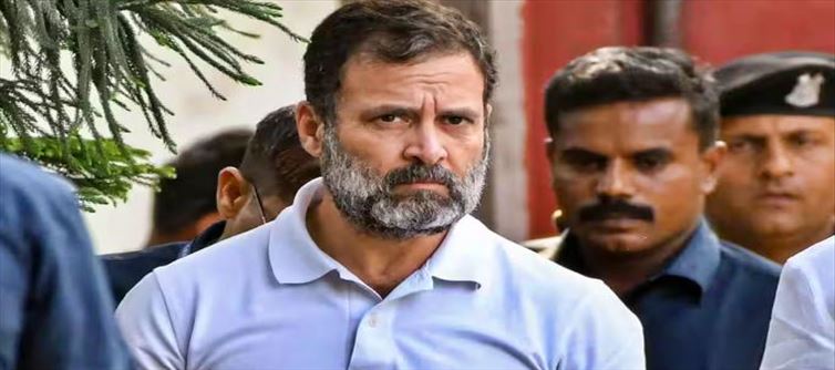मोदी सरनेम मामले में केजरीवाल ने किया राहुल गांधी का समर्थन