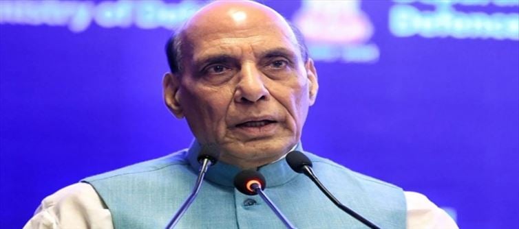 सीडीएस के साथ रक्षा मंत्री राजनाथ सिंह ने की बैठक