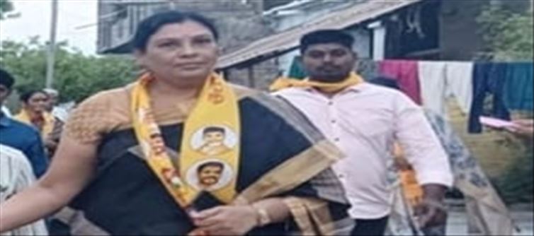 Rayalaseema: Attack on a couple of TDP leaders.. Wife died..