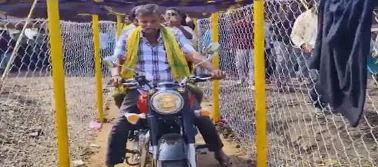 సంక్రాంతి కోడిపందెం.. ఈయన బంపర్ ప్రైజ్ కొట్టేశాడు?