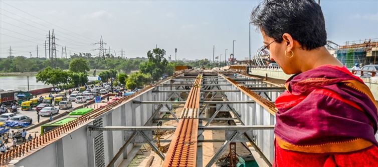 Sarai Kale Khan Flyover: Sarai Kale Khan T-Junction signal free!!!